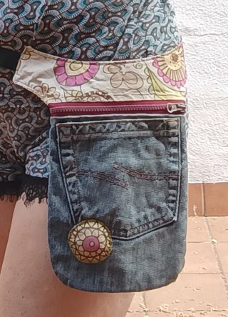 Riñoneras de tela con estampado