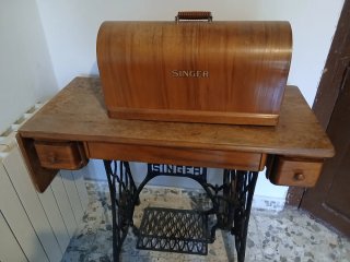 Máquina de coser Singer antigua