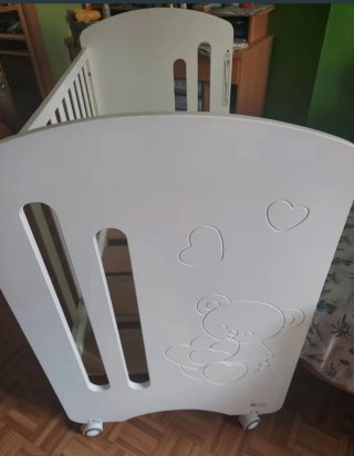 Cuna blanca para bebé