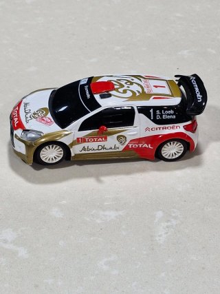 Scalextric Citroën DS3 WRC S. Loeb