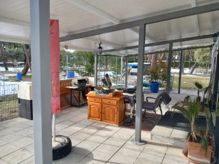 CHALET MARUGAN 3.300 M2 PARCELA