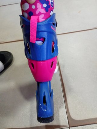Patines en línea rosas y azules