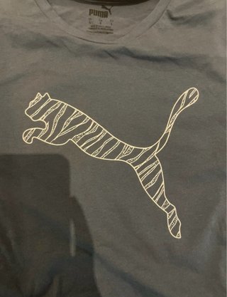 Camiseta Puma Azul con Logo Rayado