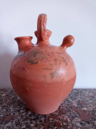 Brocca in terracotta