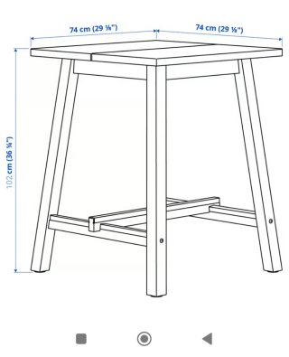 Mesa alta comedor SKOGSTA IKEA Con dos sillas