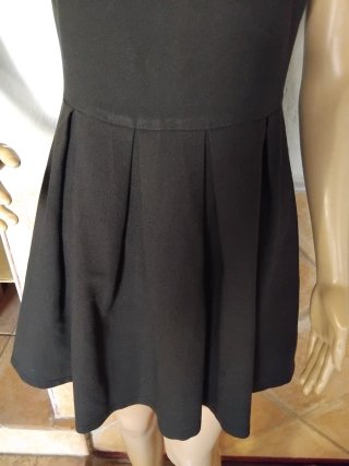 Vestido negro sin mangas