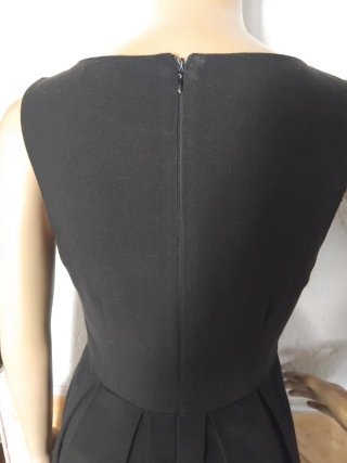 Vestido negro sin mangas