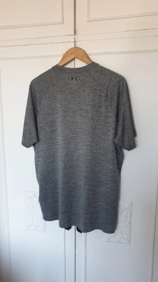Camiseta Under Armour Gris Talla L