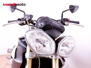 TRIUMPH STREET TRIPLE 675