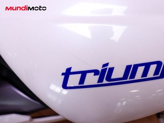 TRIUMPH STREET TRIPLE 675