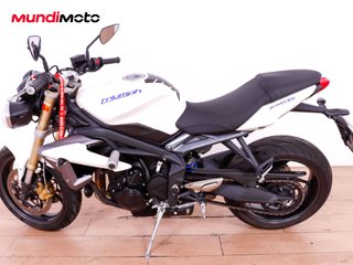 TRIUMPH STREET TRIPLE 675