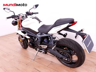 TRIUMPH STREET TRIPLE 675
