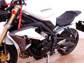 TRIUMPH STREET TRIPLE 675