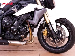 TRIUMPH STREET TRIPLE 675