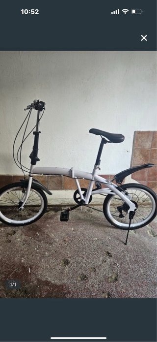 Bicicleta plegable blanca