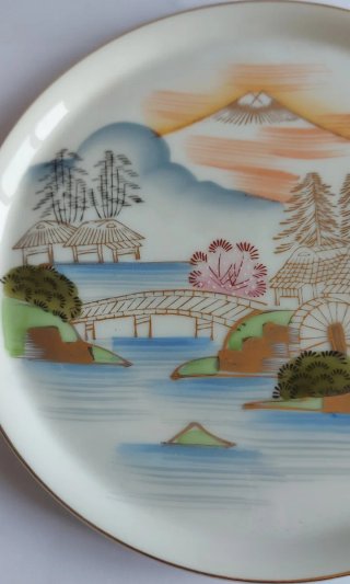 Plato de porcelana decorado Japón