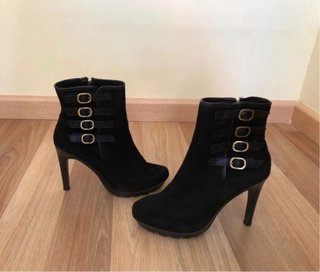 Botines Tacón Ante Lola Cruz Hebillas Talla 38