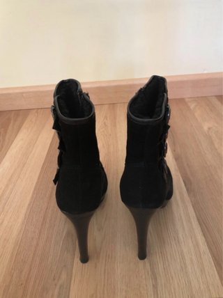 Botines Tacón Ante Lola Cruz Hebillas Talla 38