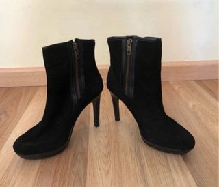 Botines Tacón Ante Lola Cruz Hebillas Talla 38