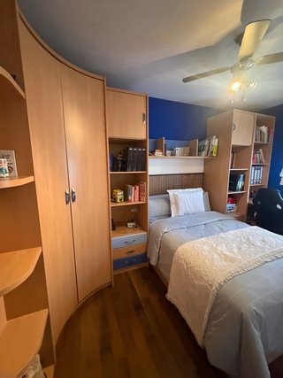 Dormitorio juvenil completo, excepto la cama