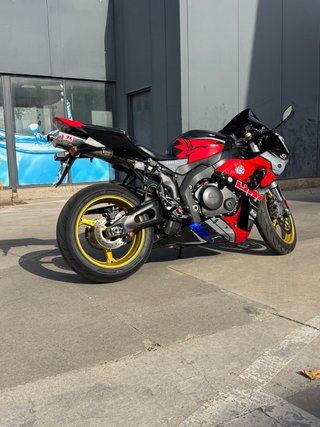 Honda CBR1000RR Sportbike Gris/Roja
