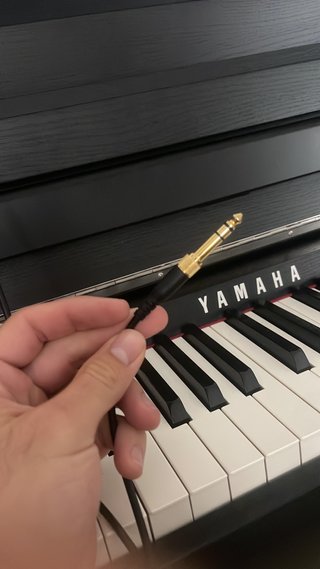 Yamaha Clavinova CLP-685 Piano Digital