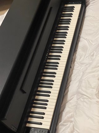 Yamaha Clavinova CLP-685 Piano Digital