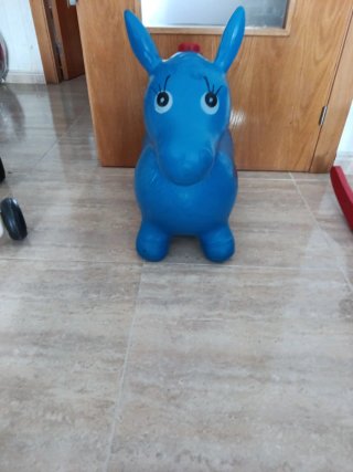 Caballo saltarin azul inflable