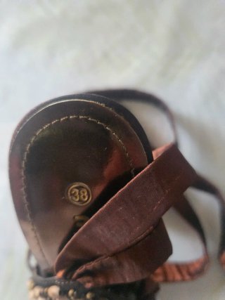 Sandalias de tacón con cordones