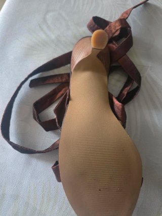 Sandalias de tacón con cordones