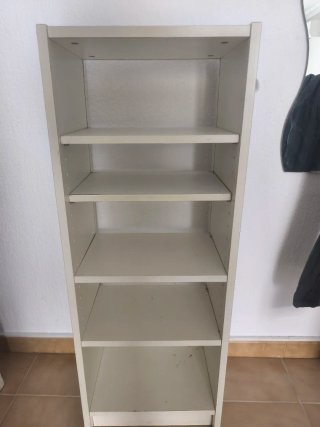 Estantería pequeña blanca
