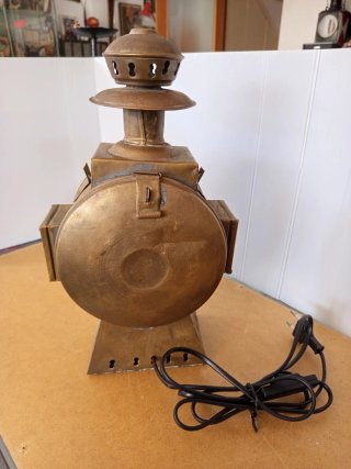 Antiguo farol carruaje latón