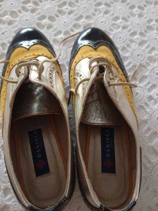 Zapatos Oxford Daniela. Dorados y Amarillos