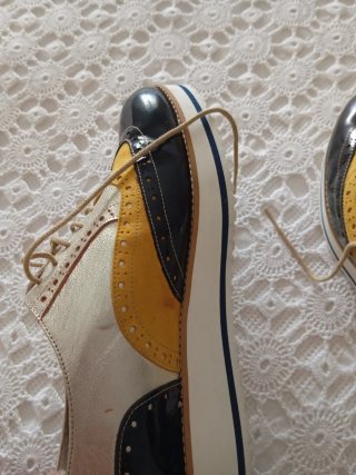 Zapatos Oxford Daniela. Dorados y Amarillos