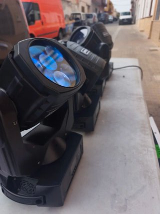 4 Cabezas Móviles LED 25W