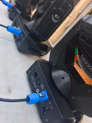 4 Cabezas Móviles LED 25W