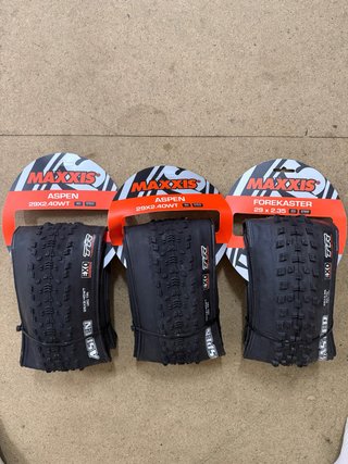 1 Cubierta Maxxis Forekaster 29x2.35 EXO TR