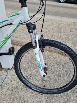 Bicicleta para montaña marca .specialized myka