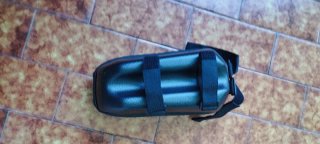 Mochila negra rígida