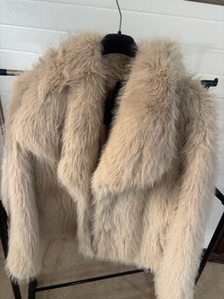 Chaqueta pelo beige