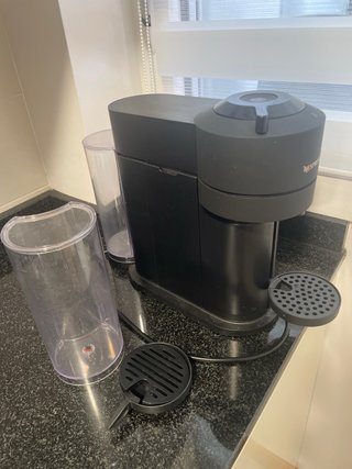 Cafetera Nespresso + Descalcificante