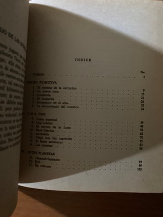 2001. Una odisea espacial de Arthur C. Clarke.