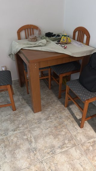 Mesa de comedor extensible de madera