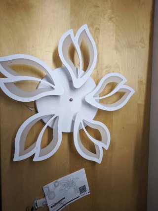Lámpara de techo moderna diseño flor