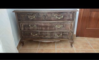 Cómoda Vintage Madera con Detalles Dorados