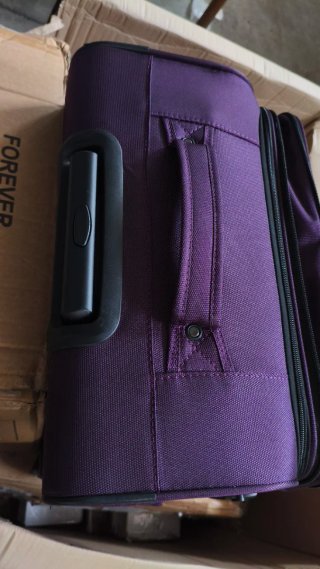 Maleta de viaje Roncato morada 44x75x30