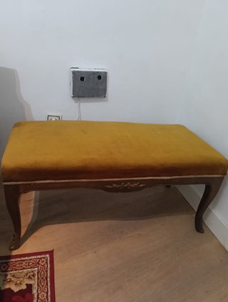 Banqueta antigua terciopelo y madera