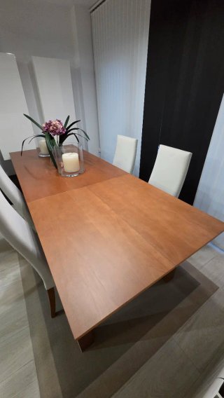 Mesa Comedor Cerezo + 4 Sillas Tapizadas
