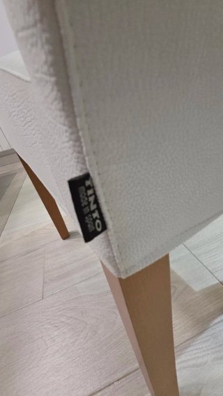 Mesa Comedor Cerezo + 4 Sillas Tapizadas
