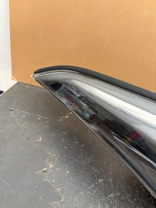 Faro Derecho Toyota C-HR 2019-2023 LED Original